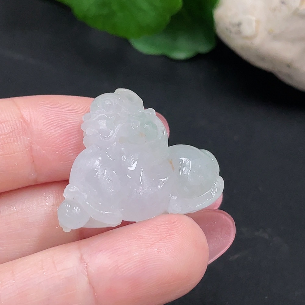 F34012167 Jadeite rough pendant, total weight about 8.2 grams