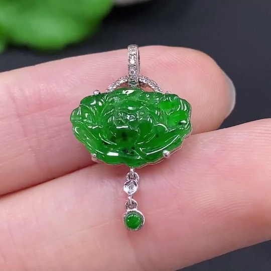 F29392683 Jadeite Inlaid Pendant 18K Gold Total Weight Approx. 1.3g