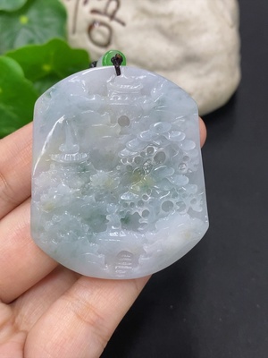 F41927132 翡翠山水牌挂件 货品含绳总重约46.9克（配珠非A）