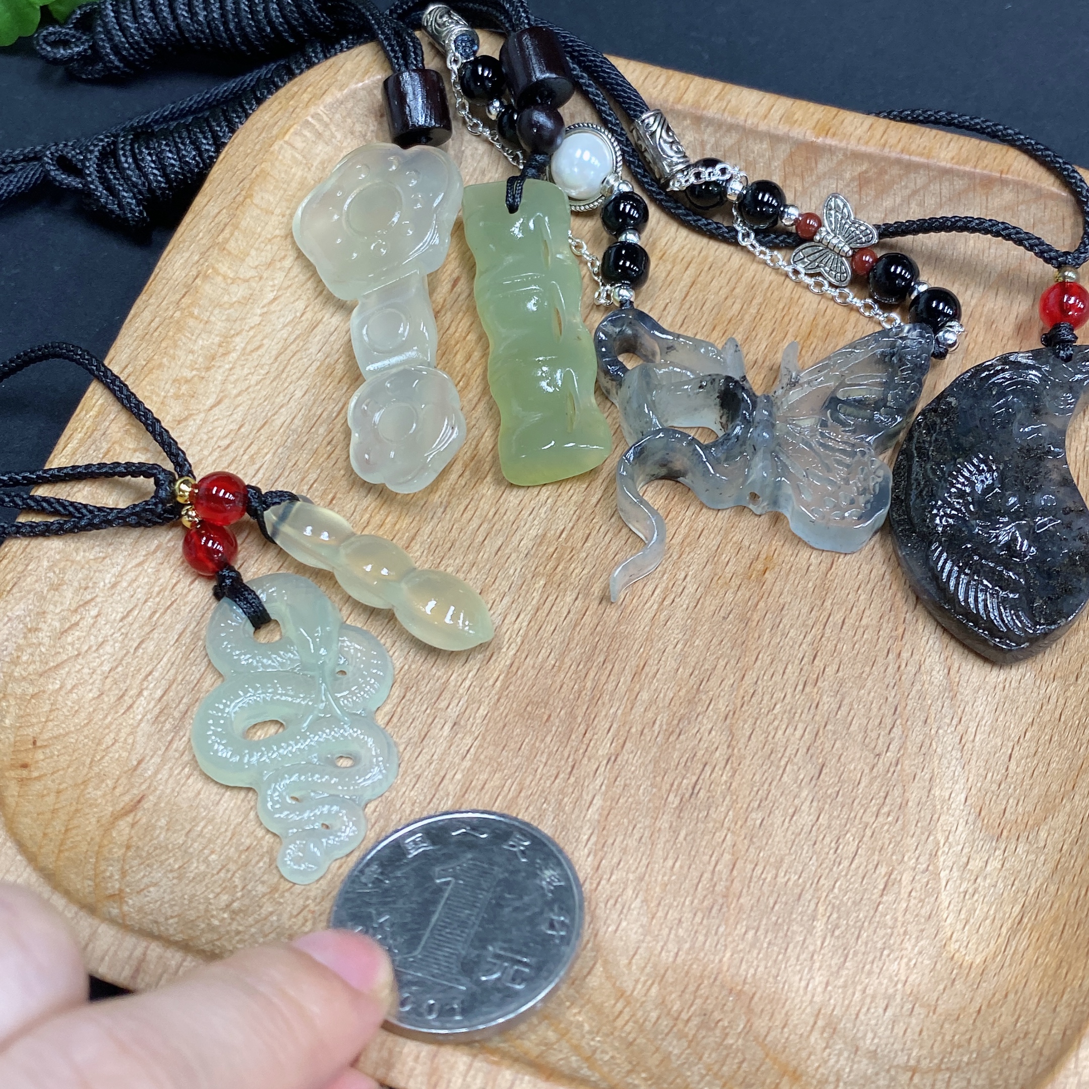 H34970573 Xiuyu (Serpentine Jade) Pendant