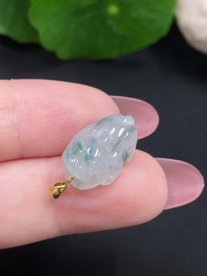 F34981836 Jadeite Pi Xiu Pendant with 18K Gold, Total Weight Approx. 1.8g