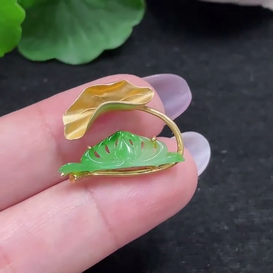 F33918001 Jadeite Inlaid Pendant 18K Gold Total Weight Approx. 2.2g