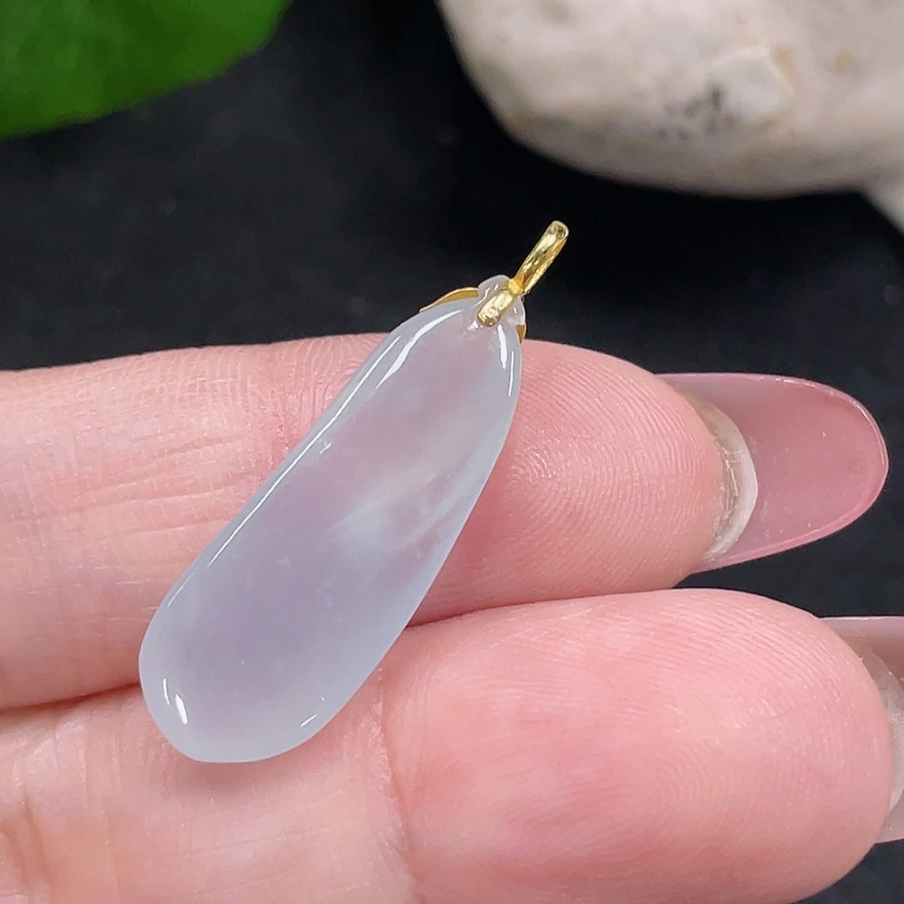 F32774014 Jadeite Blessing Melon Pendant in 18K Gold (Approx. Total Weight: 1.9g)