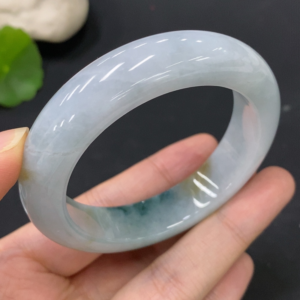 F29357141 Jadeite Regular Round Bangle 52.2 Size Total Weight Approx. 64.42g Containing Other Mineral Components with Cracks