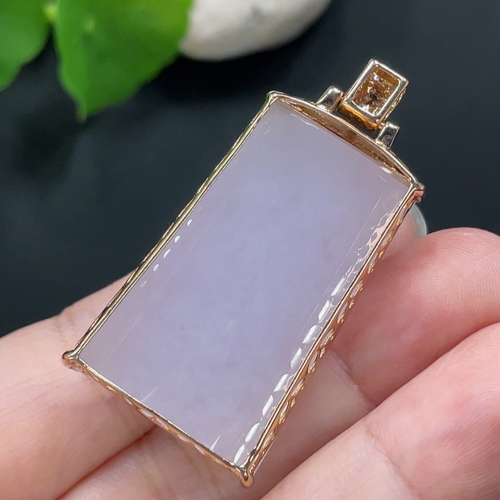 F22515465 Jadeite Plain Pendant with 18K Gold Setting Total Weight Approx. 17.5g