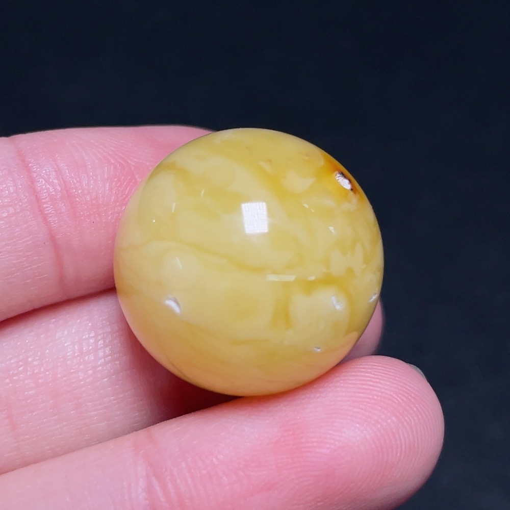C24714694 Amber Beeswax Pendant Total Weight Approx.5.25g Size About 21mm