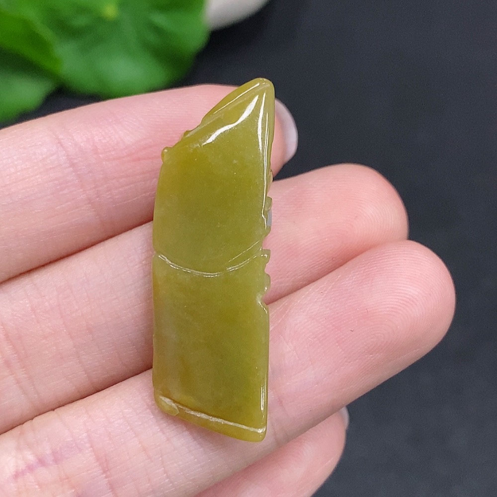 F34962576 Jadeite Pixiu Pendant, Total Weight About 5.8g, Yellow Color Origin Undetermined