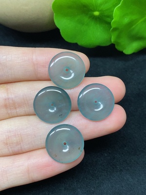 F45338425 翡翠平安扣挂件 一手走 总重约5.82g