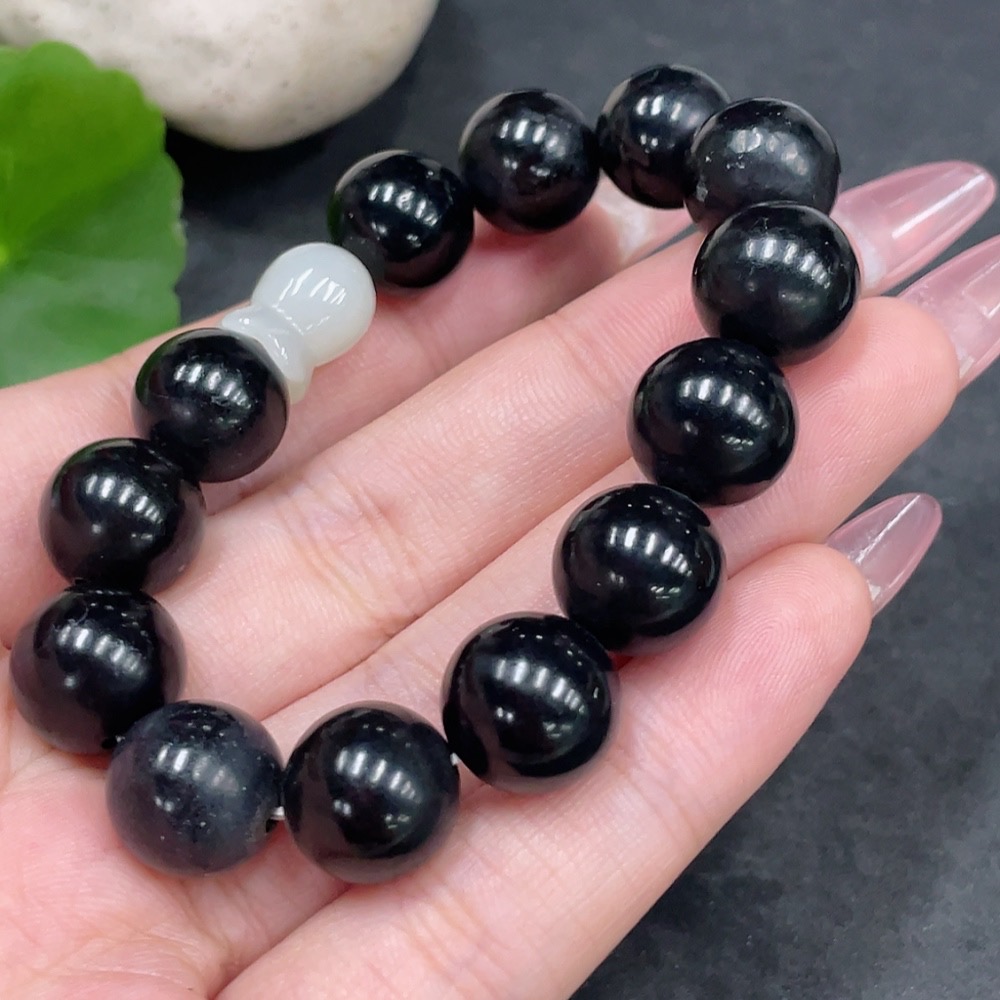 H33944392 Hetian Jade Bracelet, approx. 11.8mm, total weight about 35.1g, color origin undetermined