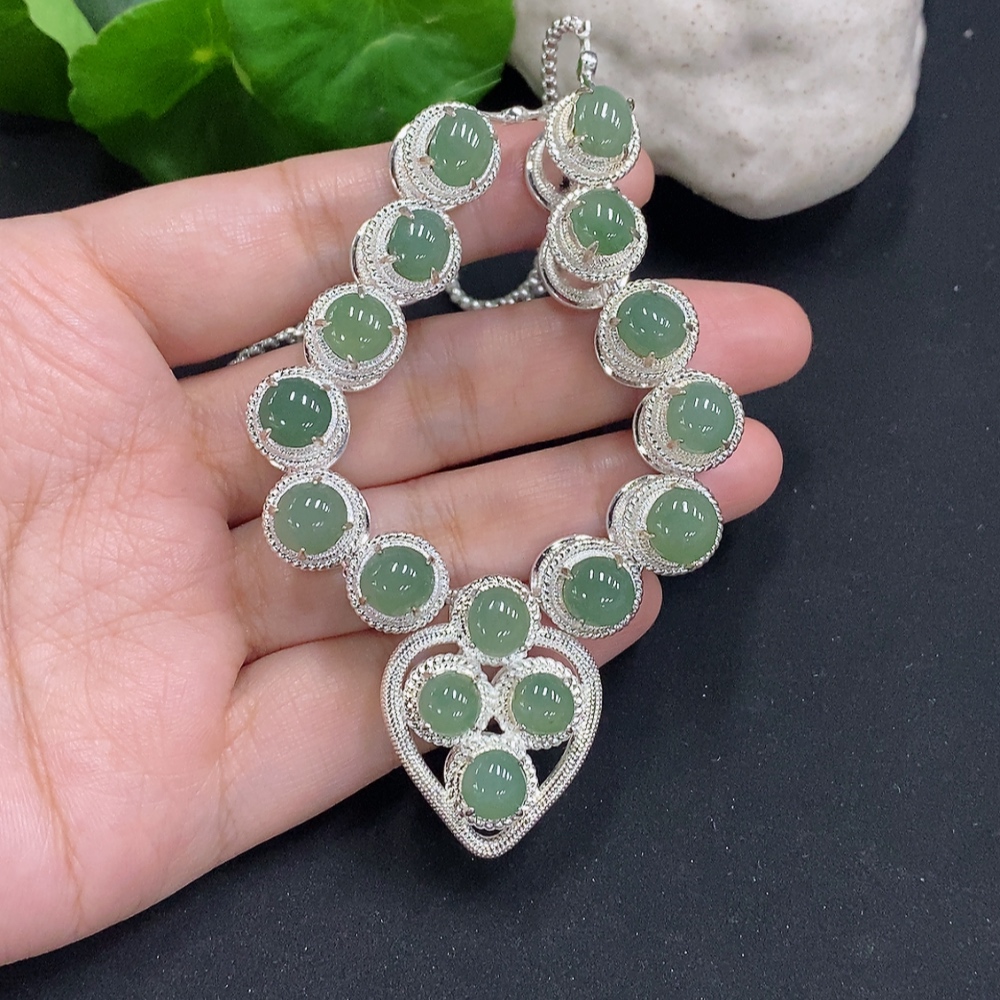 F32775975 Jadeite Cabochon Sell as a Lot No Gold Setting