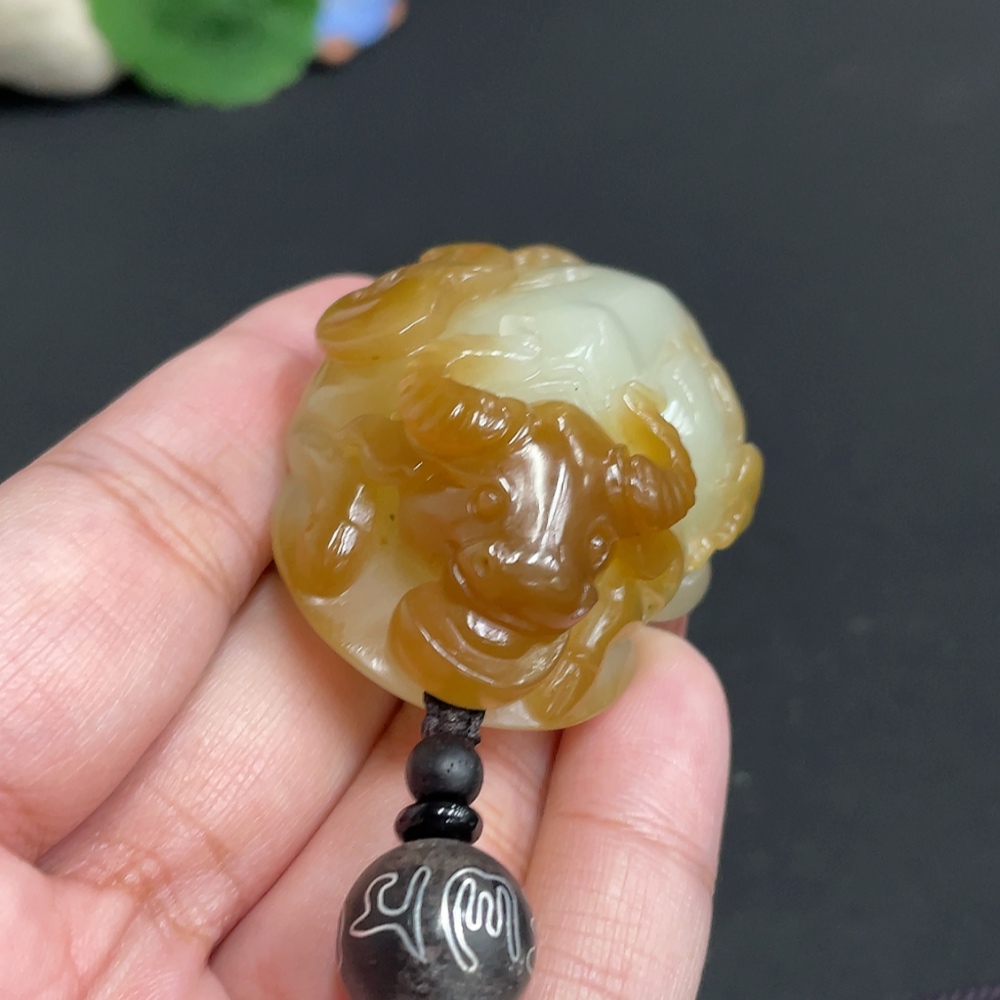 H35101254 Hetian Jade Pendant: Turning Fortunes with the Ox
