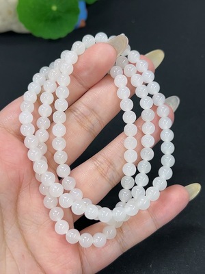 H42979708 和田玉珠链 卡5.8mm左右 货品总重约37g