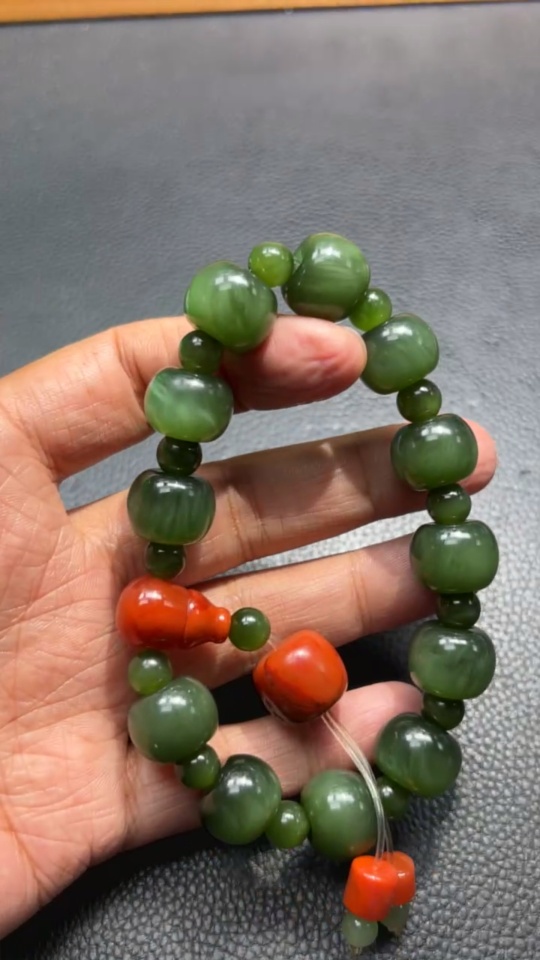 H33859085 Hetian Jade Bracelet 15/7.2mm Approx. Total Weight About 90.3g with Southern Red Agate