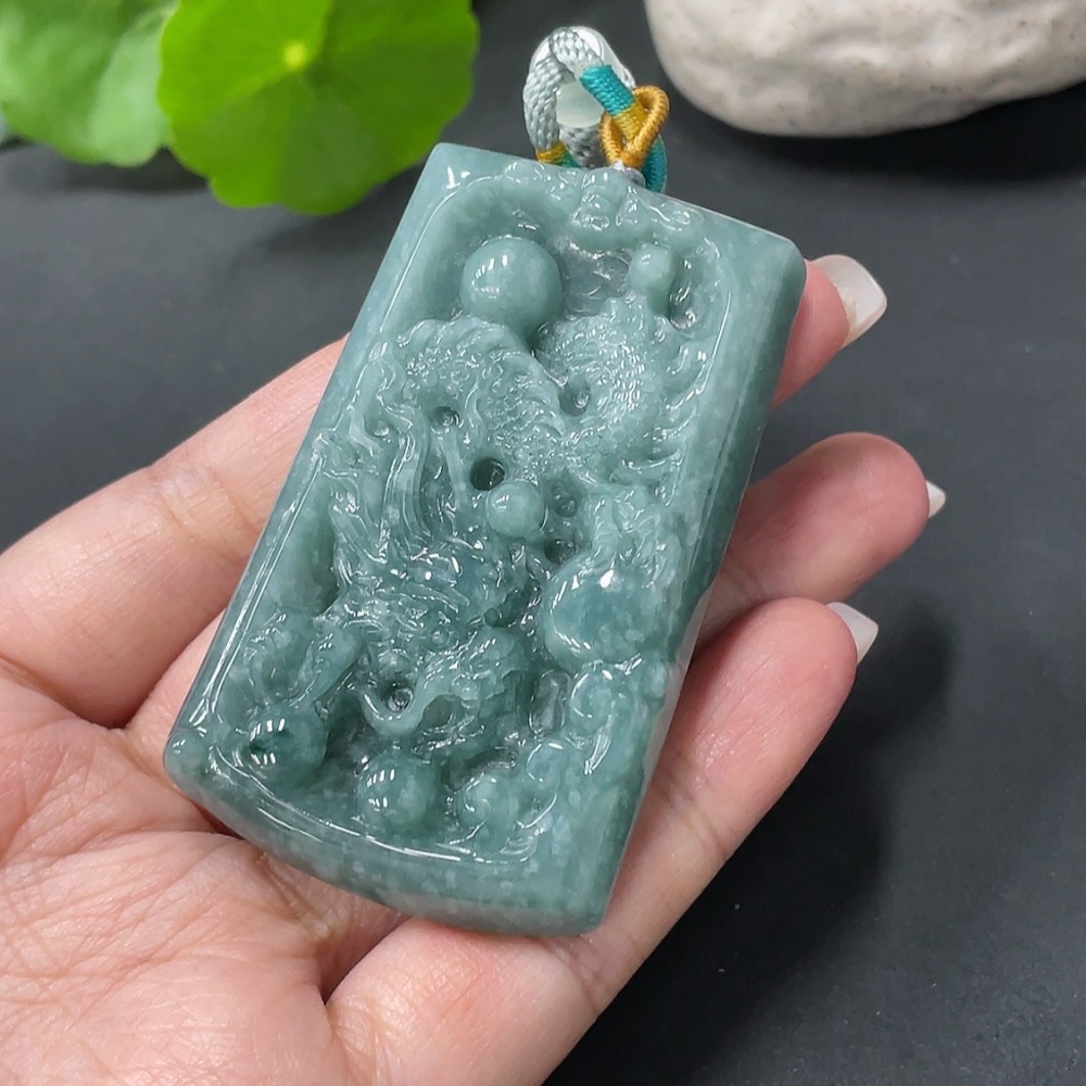 F16742472 JadeiteDragon Pendant Total Weight 48.677g