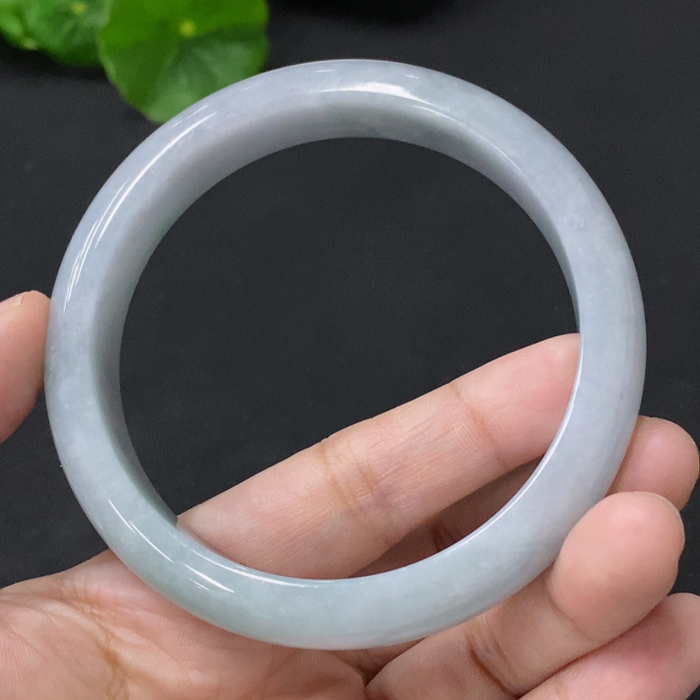 F22460940 Jadeite Round Bangle Size 59.6 Total Weight 58.169g