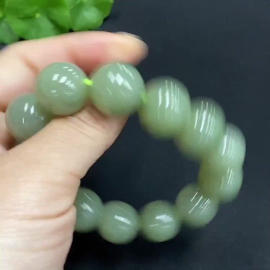 H28188300 Hetian Jade Bracelet   Approx. 15.6mm    Total Weight Approx. 80g