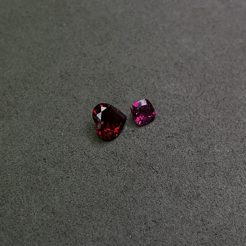 C31578976 Garnet loose stone total weight about 2.67ct sell as a lot