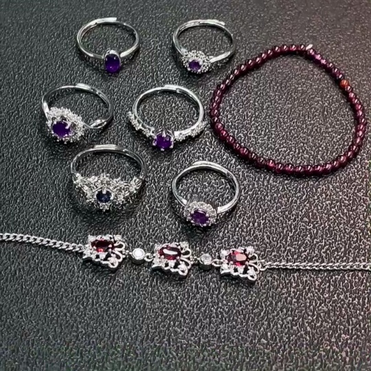 C32785493 Crystal + Garnet + Sapphire Jewelry Non-Gold Total Weight Approx. 18.02g Sell as a Lot