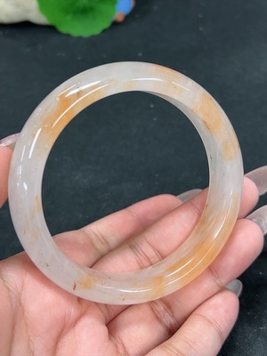 H41938862 非洲翠(独龙玉)正圈手镯 圈口60.2 货品总重约58.8g