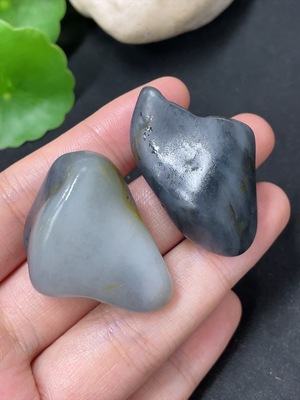 H41920246 和田玉 皮色成因未定   货品总重约40g