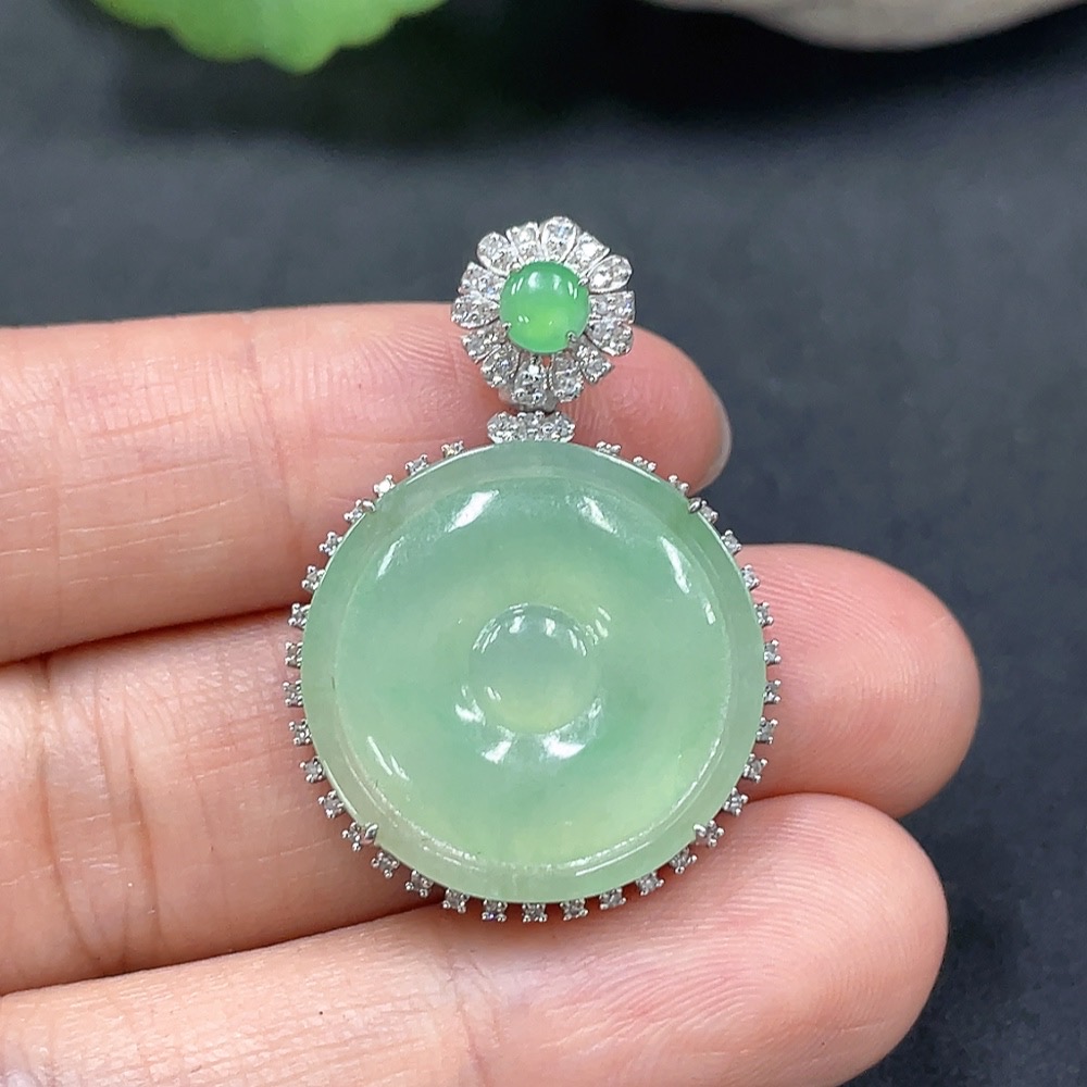 F16826320 Jadeite Blessing Shell Pendant 18K Gold Inlaid Total Weight Approx. 6.45g