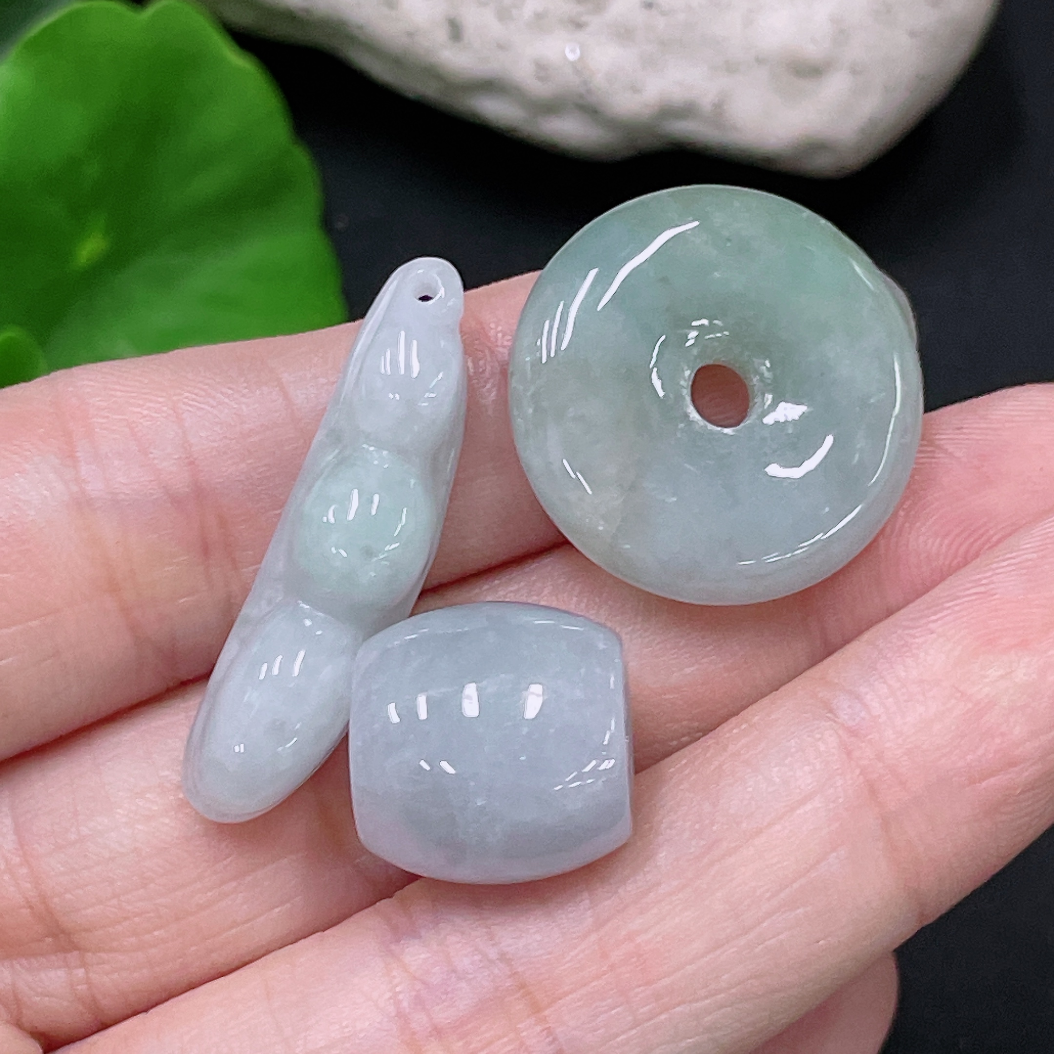 F33892325 Jadeite Pendants Sell as a Lot