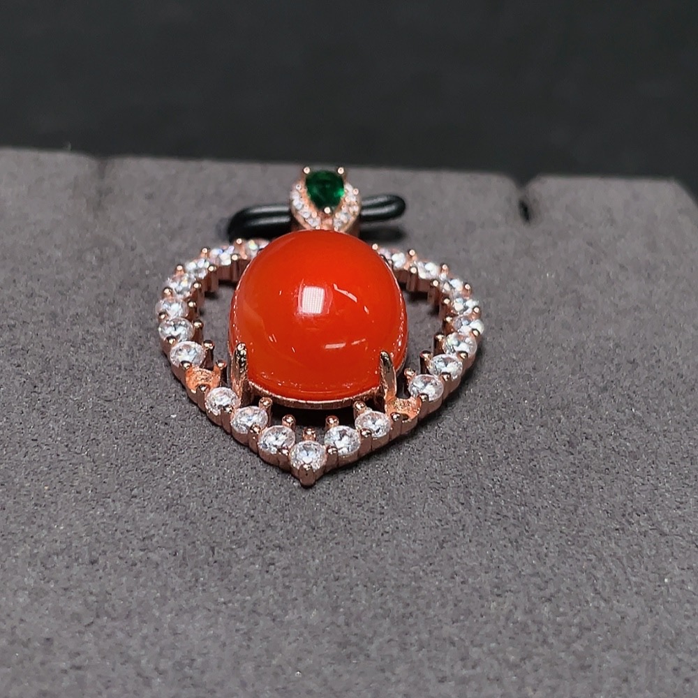 C28218618 South Red Agate Pendant Non-Gold Inlaid Total Weight Approx. 5.1g