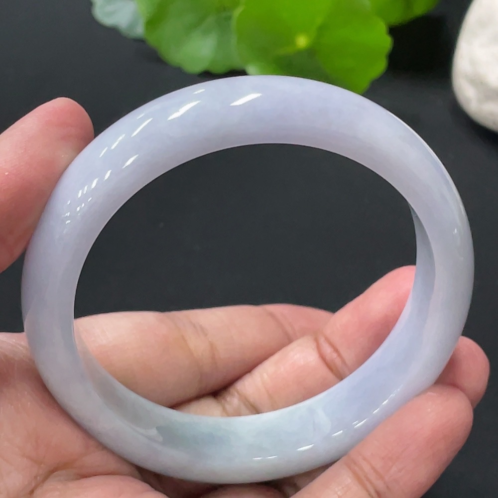 F31631329 Jadeite Round Bangle
