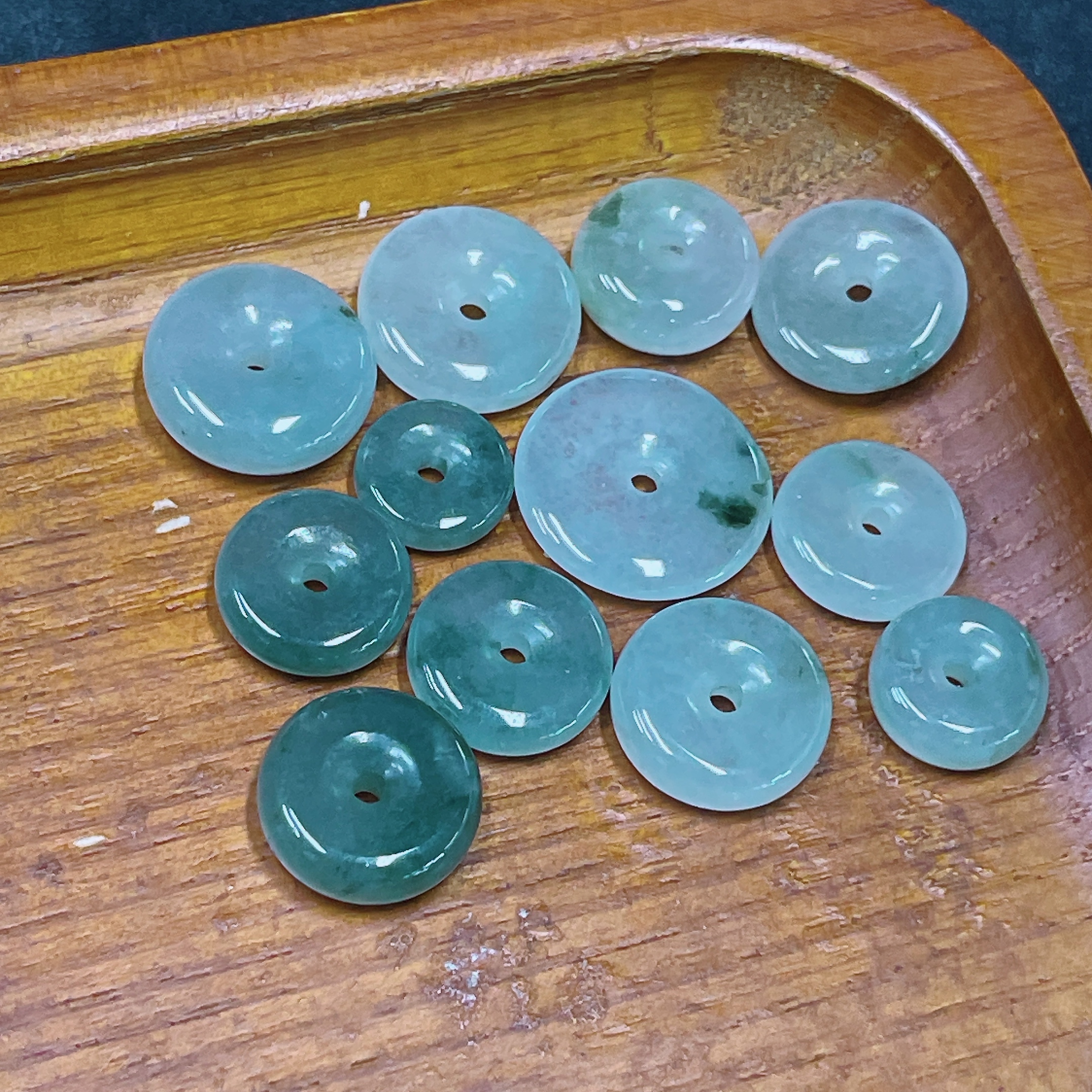 F33839926 Jadeite Pendant Sell as a Lot