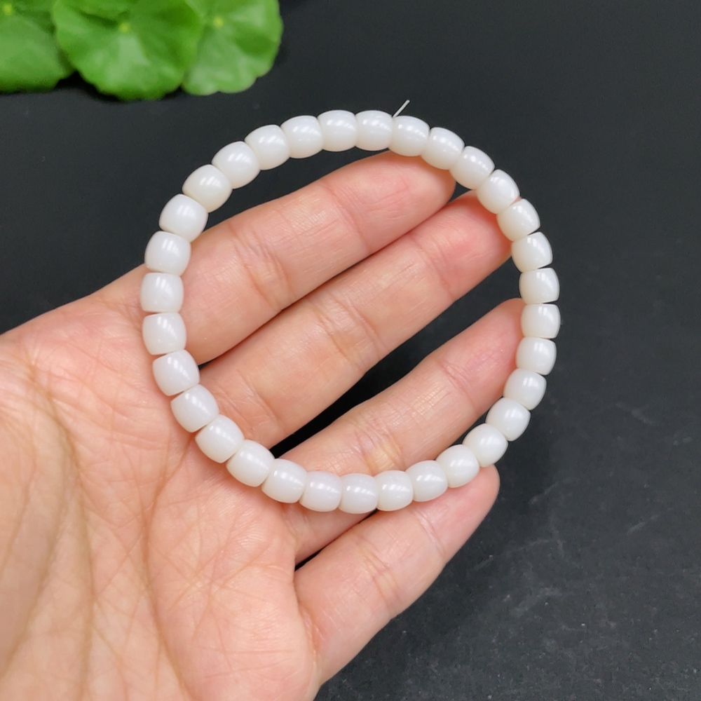 H35103400 Hetian Jade Bracelet Approx. 5.8mm Total Weight Approx. 11.9g