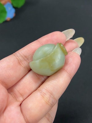 H41947425 和田玉挂件 元宝 货品总重约18.2g