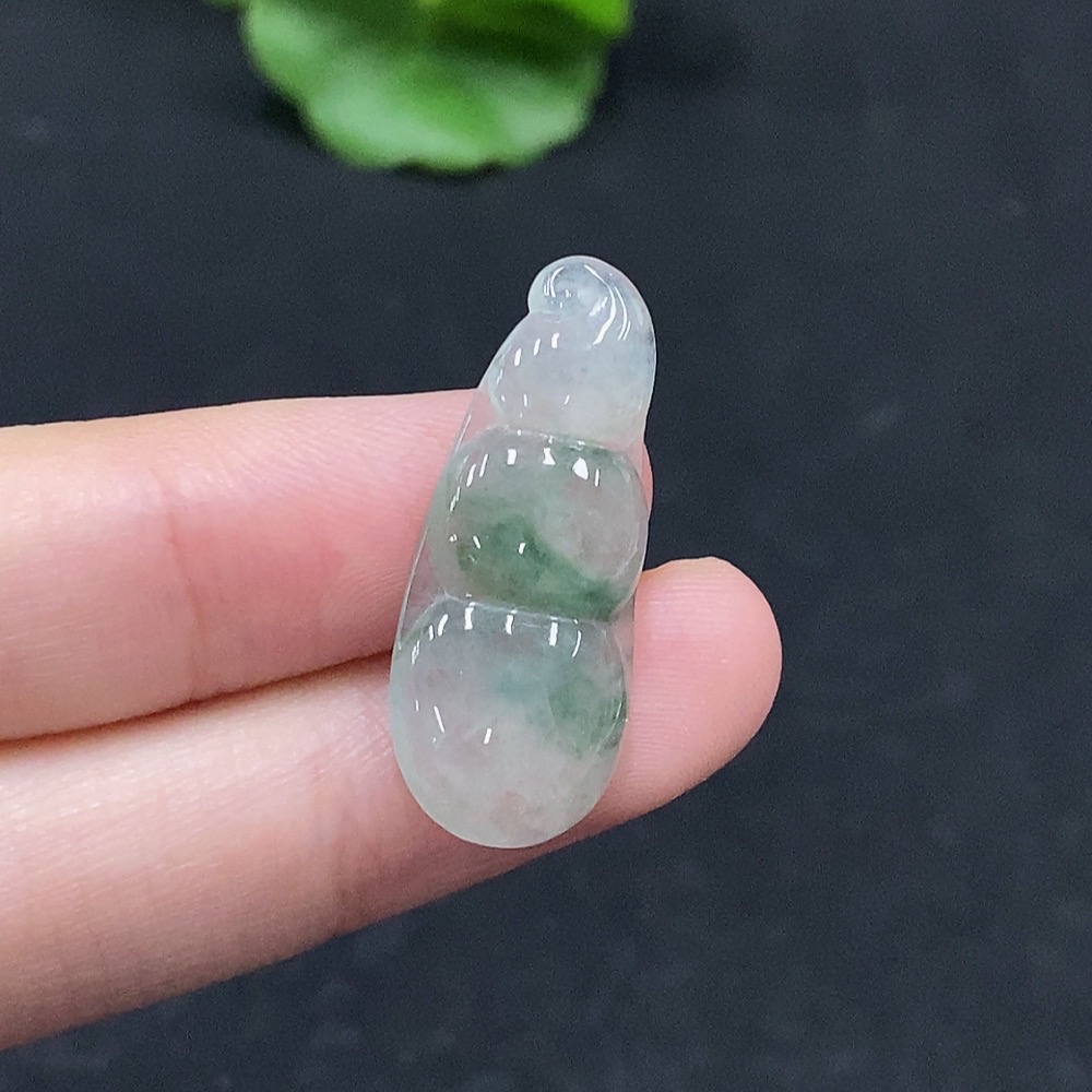 F34075774 Jadeite Lucky Bean Pendant Total Weight Approx. 2.4g