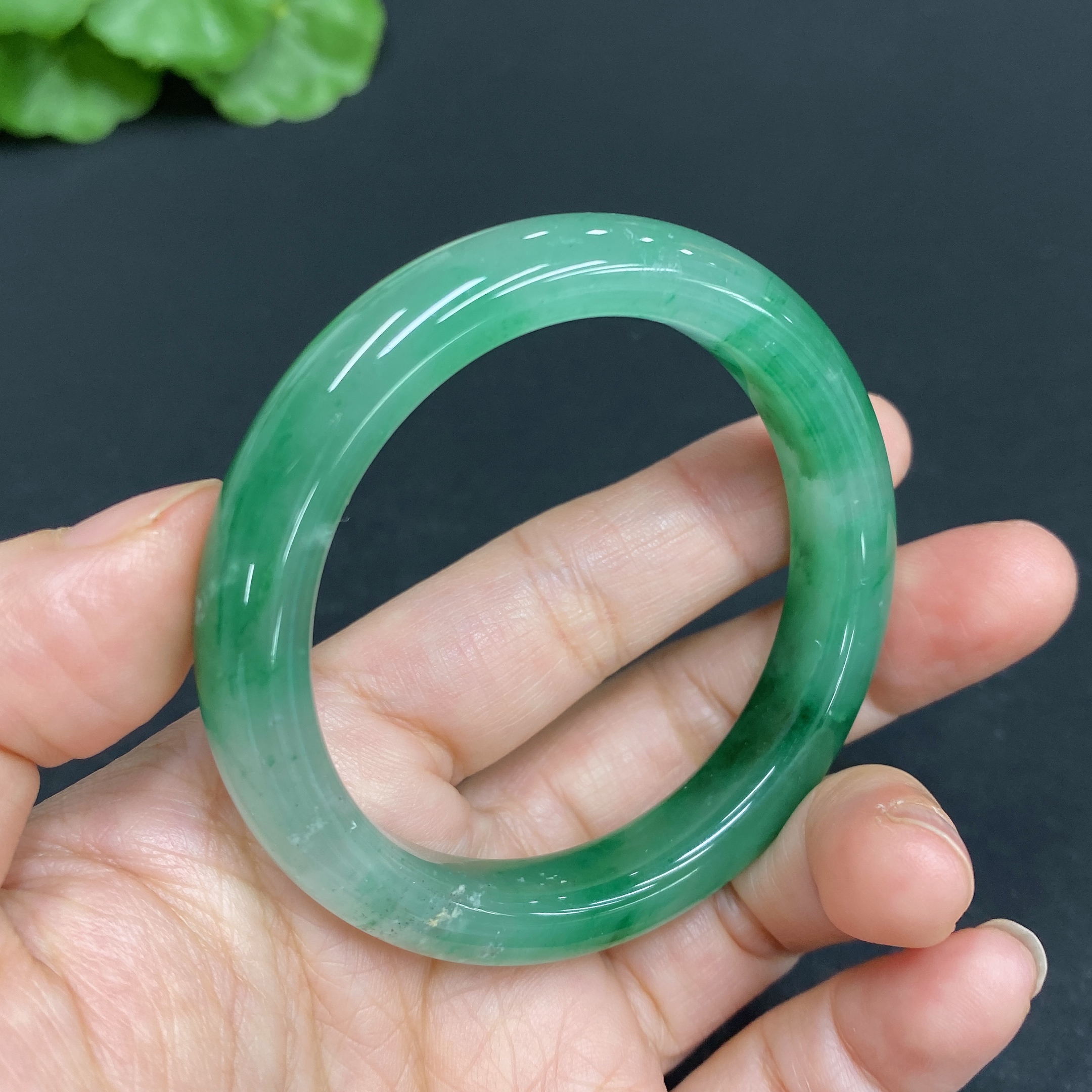 H33845759 African Emerald (Dulong Jade) Round Bracelet