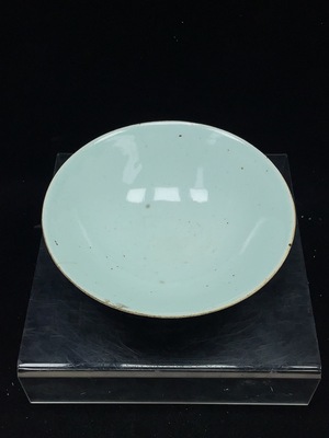 W41943500 陶瓷 磕冲 清中豆青釉碗