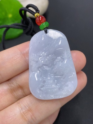 F46594918 翡翠山水牌挂件 货品总重量约19.5克（含绳重）