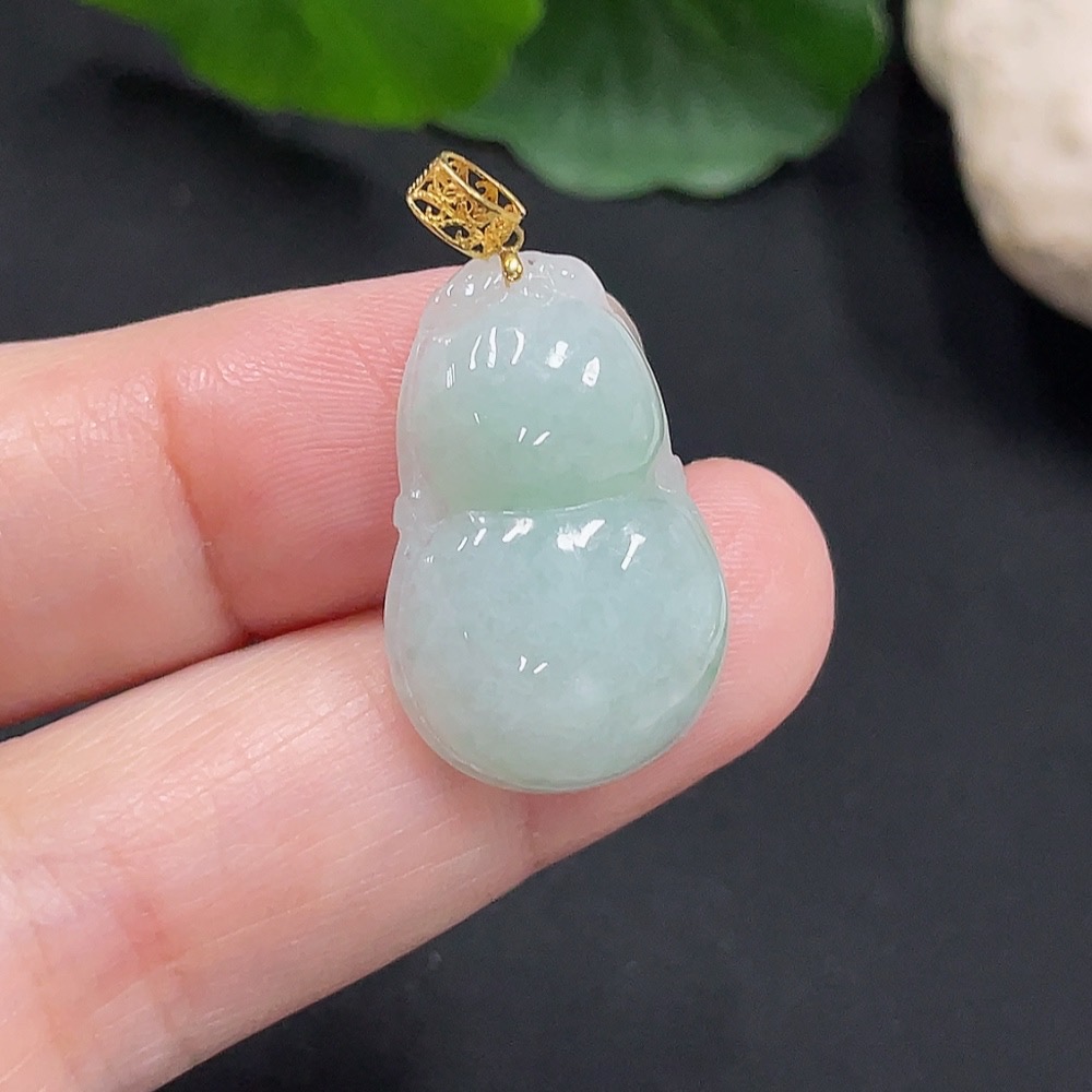 F29397288 Jadeite Gourd Pendant 18K Gold Total Weight Approx. 3.4g