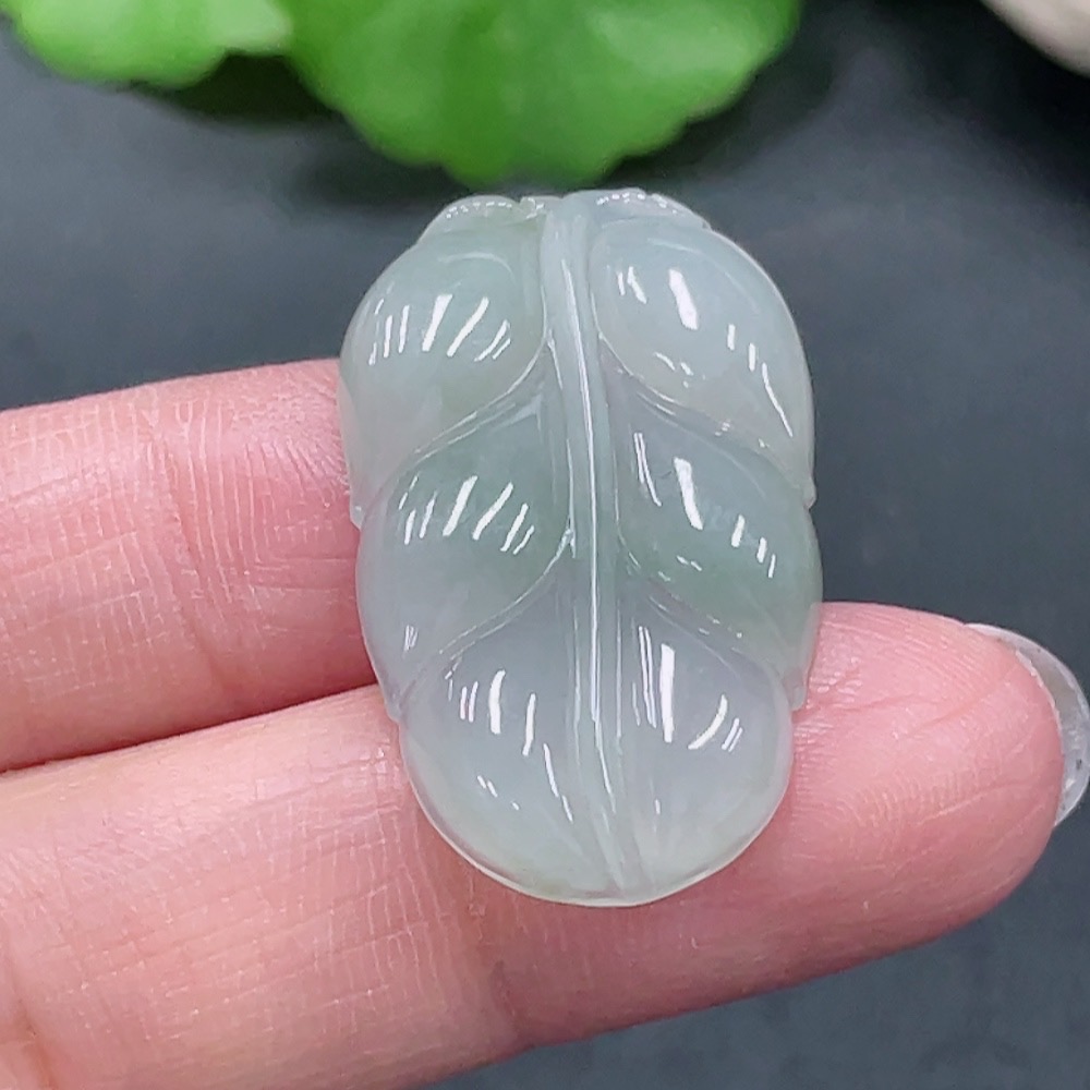 F21420480 JadeiteLeaf Pendant Total Weight Approx.6g