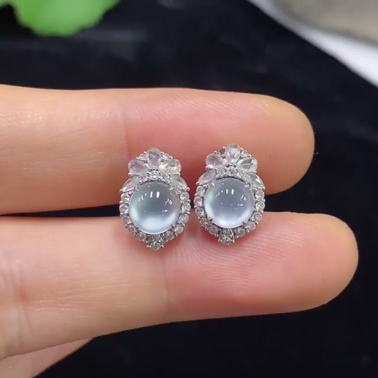 F31648968 Jadeite inlaid earrings pair 18K gold total weight about 2.5g (with diamond accents) (including ear studs weight)