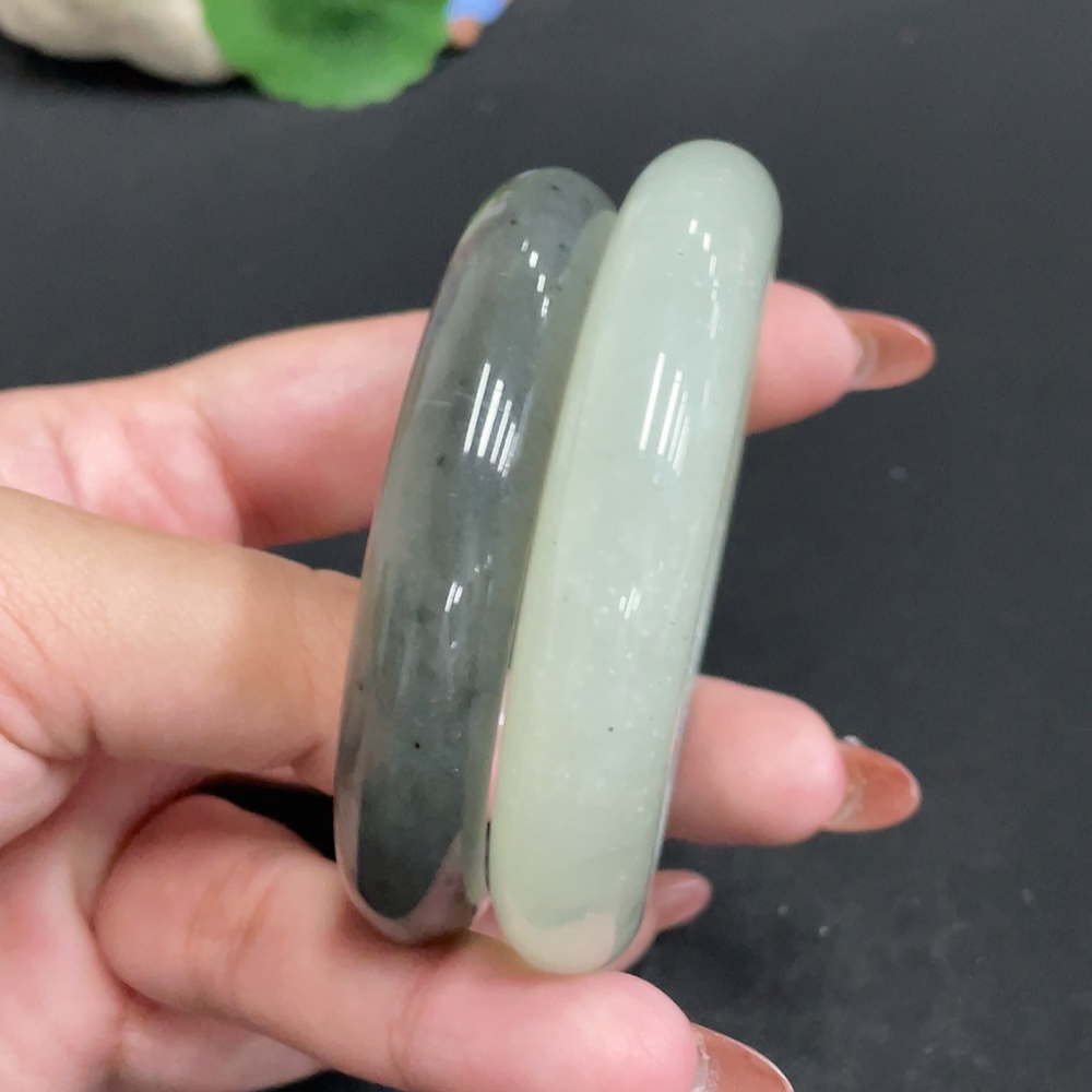 H34005933 Xiuyu (Serpentine Jade) Round Bracelet