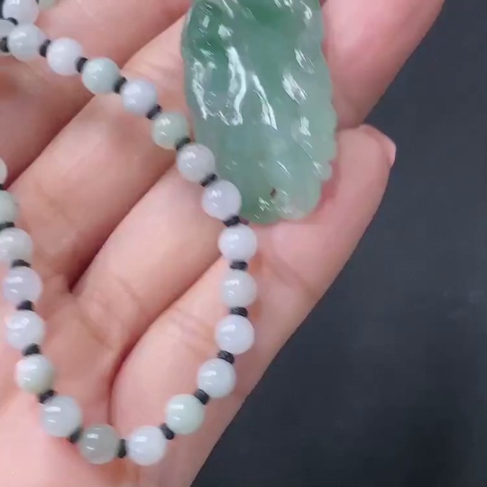 F27046774 Jadeite Pendant Bead Strand Sell as a Lot