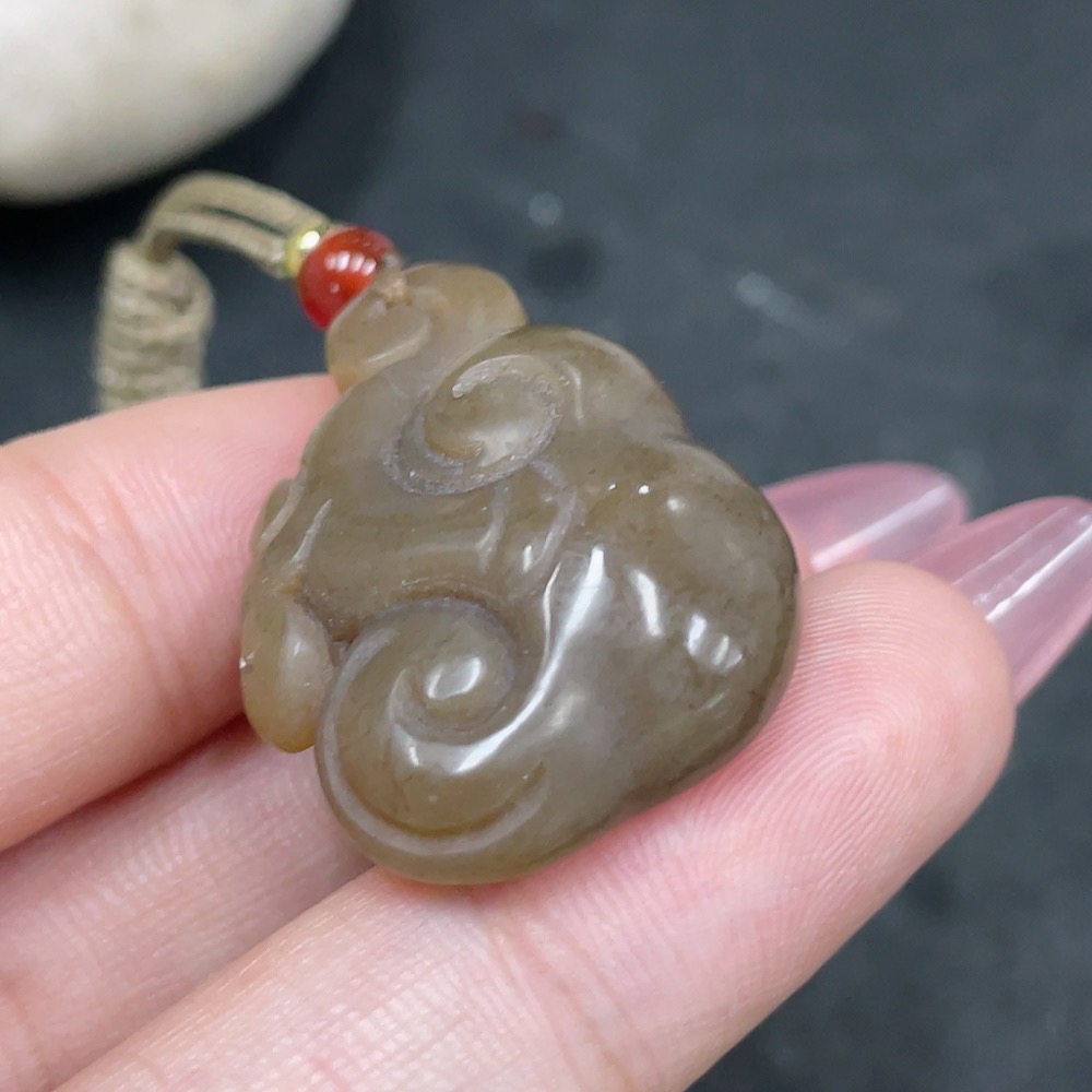 H33840897 Hetian Jade Pendant Ruyi