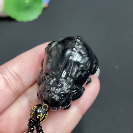 H33901983 Hetian Jade Pendant Rui Beast