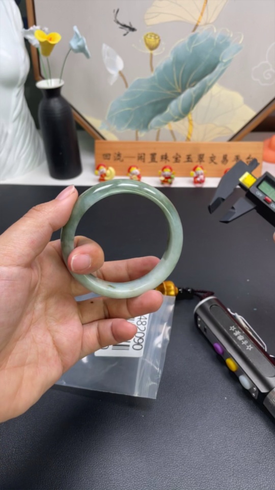 F22482090 Jadeite Bangle Size 57.8mm Total Weight 55.258g