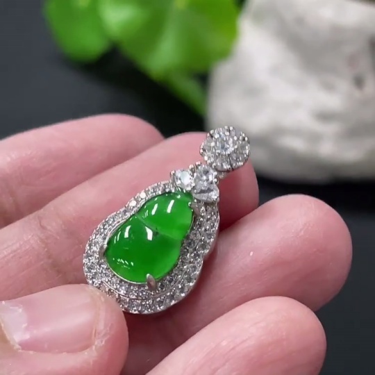 F34077555 Jadeite Gourd Inlaid Pendant Non-Gold Inlaid Total Weight Approx. 2.57g