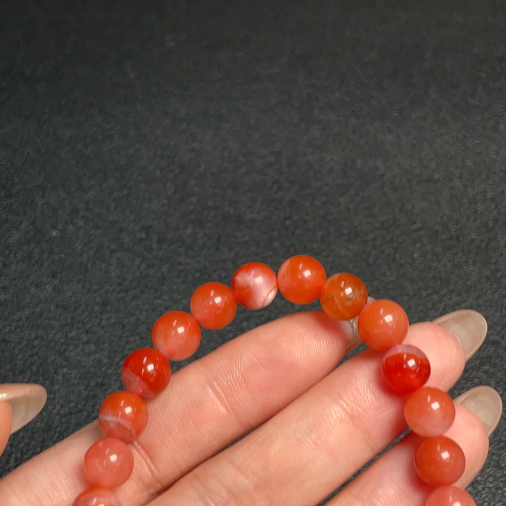 C31621019 Red Agate Bracelet with Visible Organic Inclusions, Total Weight Approx. 18.16g, Bead Size 8.2mm