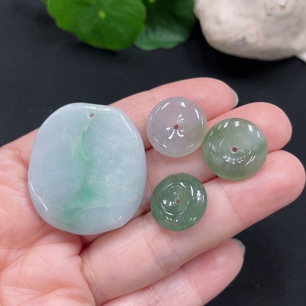 F31642790 Jadeite Pendants Sell as a Lot