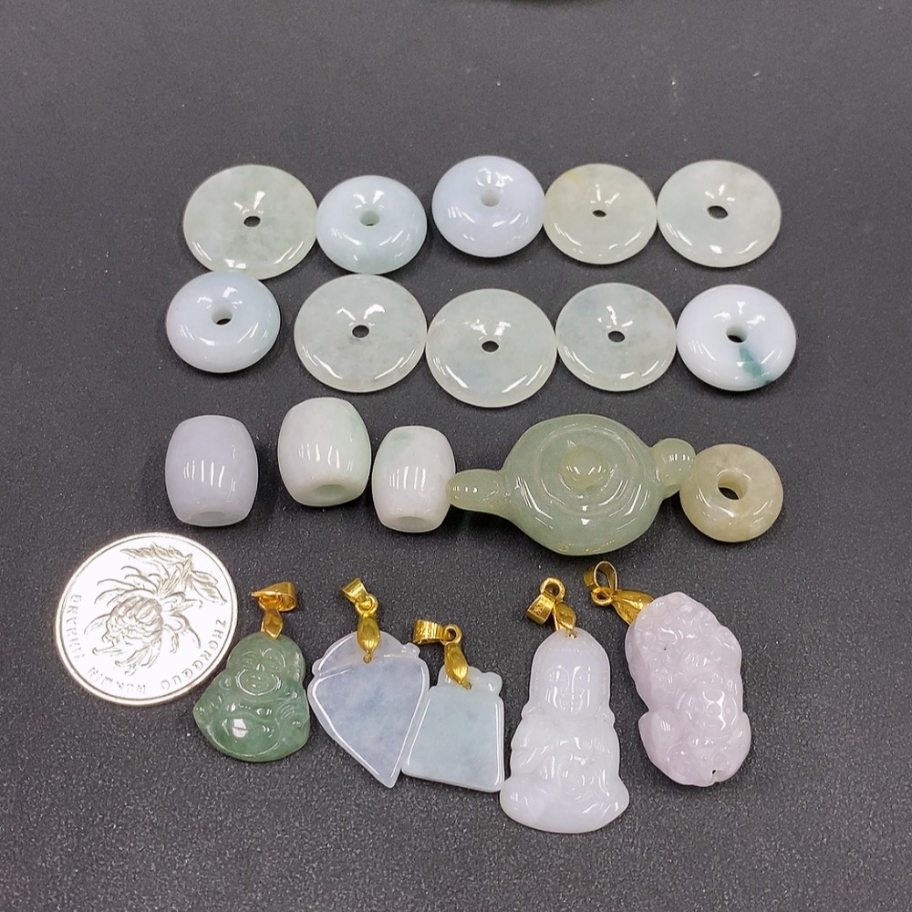 F14571884 Jadeite pendant non-gold inlaid