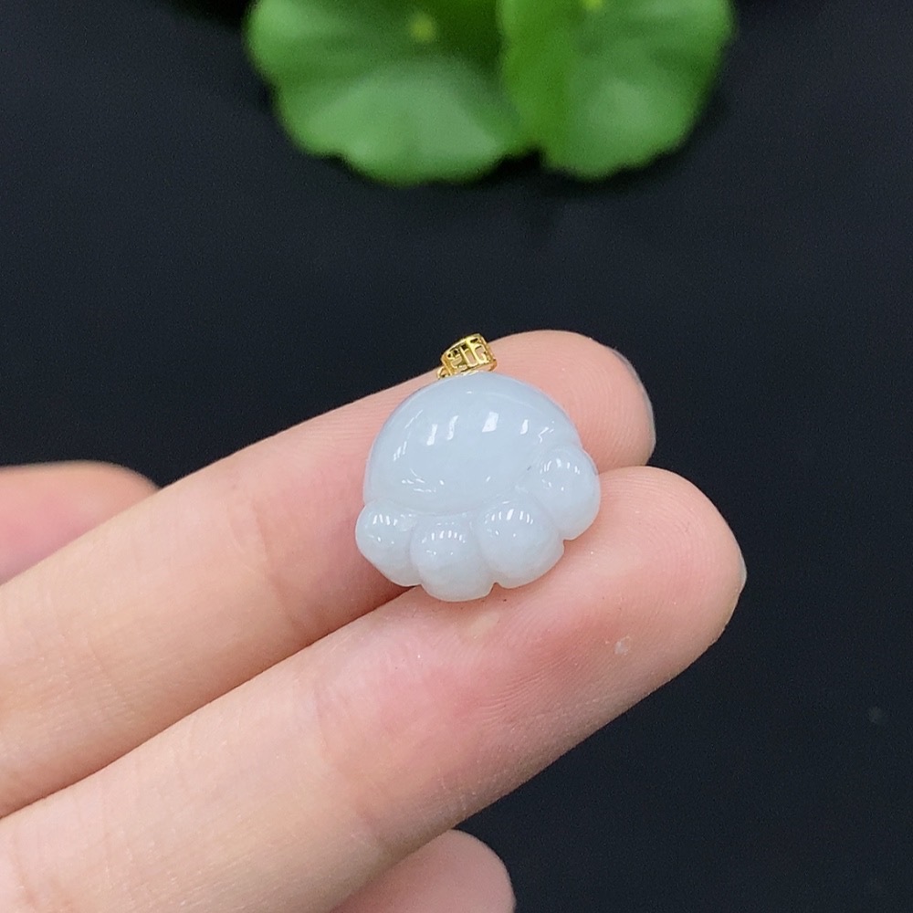 F28253701 Jadeite Pendant with 18K Gold Clasp Total Weight Approx. 2.19g