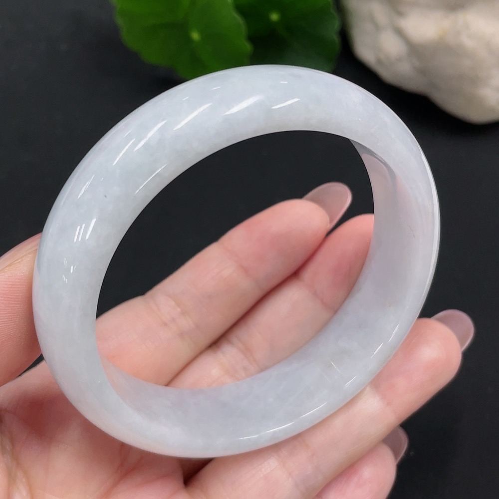 F28263093 Jadeite Regular Bangle, 57.8 Inner Diameter, Total Weight Approx. 66g