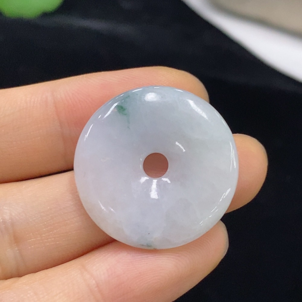 F31650129 Jadeite Peace Knot Pendant, Total Weight Approx. 5.43g